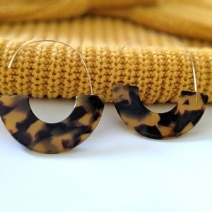 Simply Mahari Jewelry - tortoise shell-look drop earrings designed in resi Simply Mahari Jewelry - tortoise shell-look drop earrings designed in resi